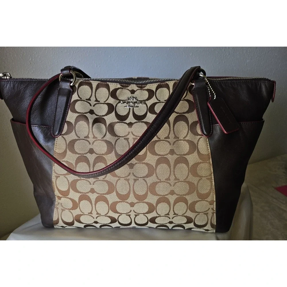 Coach Ava Tote in Signature and Leather/Brown